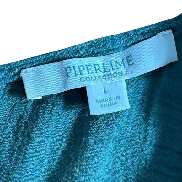 Piperlime Sage Green Ruffled Top Sz L Button Back Blouse Fairy Flutter Sleeves - Picture 3 of 9